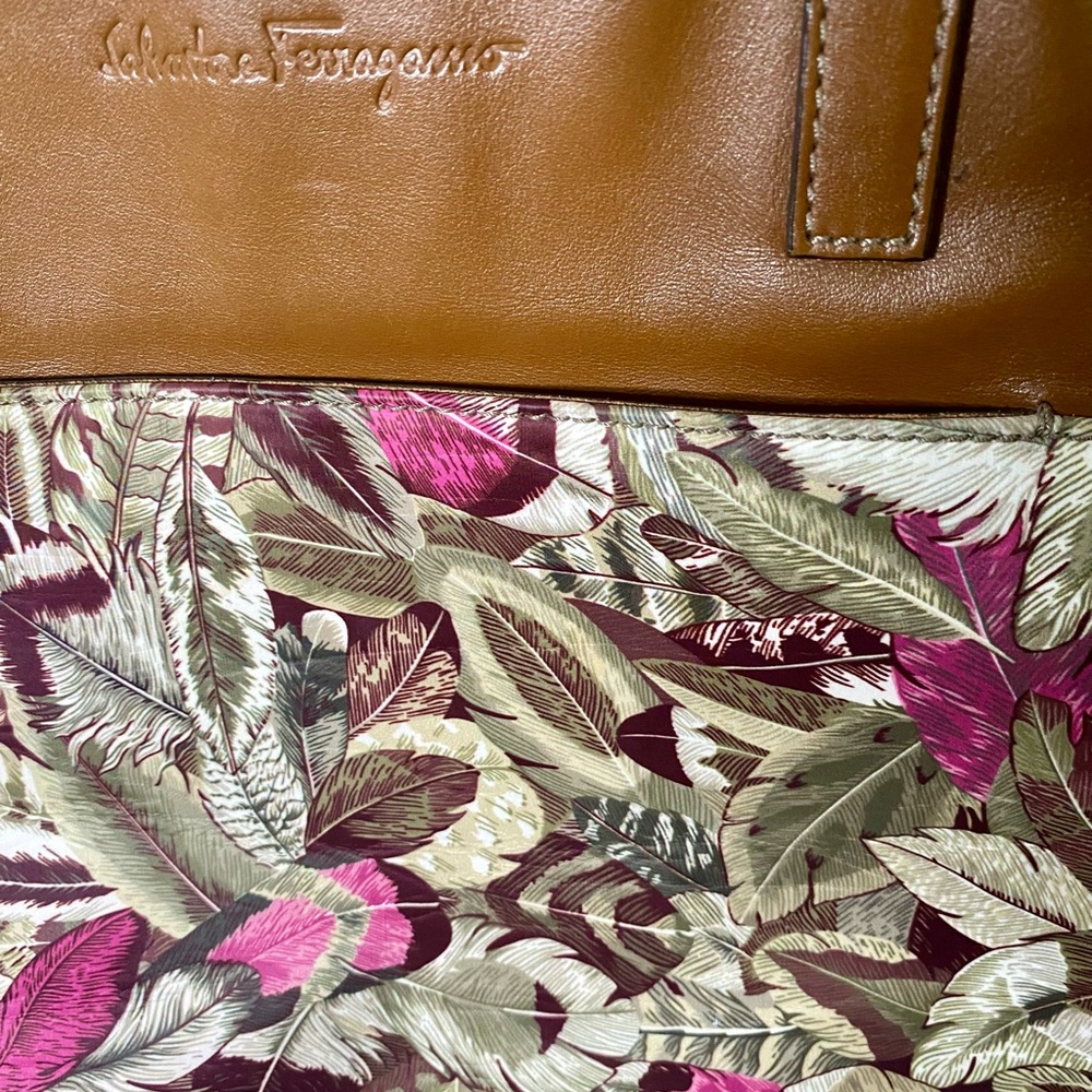 NWT Womens Beautiful Salvatore Ferragamo Milos Pink Feathered Tote with Pouch - Picture 4 of 10